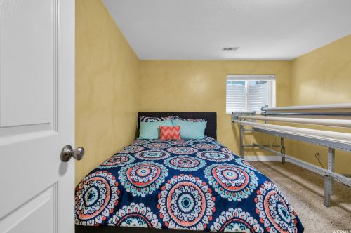 6859 3270, Taylorsville UT 84084-1769 exterior