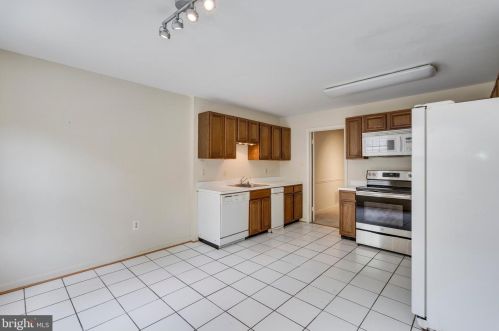 11352 Empire Ln, Rockville MD 20852-2870 exterior