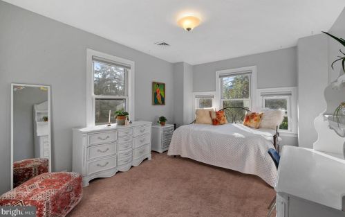 10 Crestmont Ter, Camden NJ 08108-1326 exterior