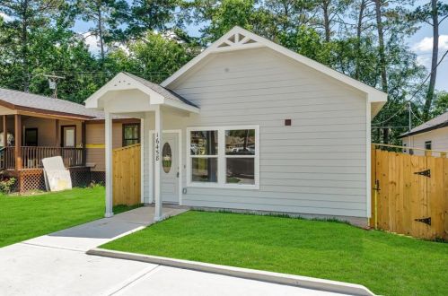 16458 Eastchase, Montgomery TX  77316-6702 exterior