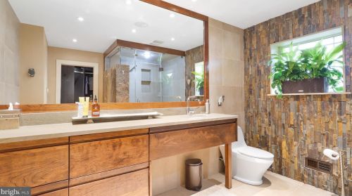 4512 Dolphin Ln, Alexandria VA 22309-3110 exterior