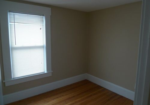 202 Dunmoreland St, Springfield MA 01109-3219 exterior