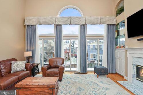 3905 Courtland Cir, Alexandria, VA 22305-2062