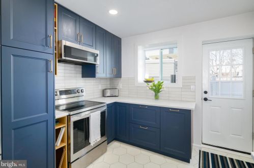 2454 Amber St, Philadelphia PA  19125-1619 exterior