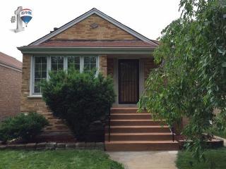 6720 Tripp Ave, Chicago IL  60652-2232 exterior