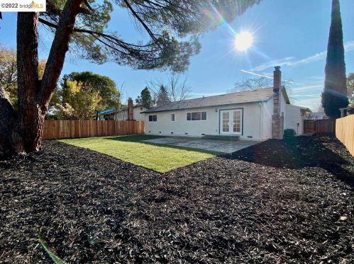 1834 Elkwood Dr, Concord CA  94519-1122 exterior