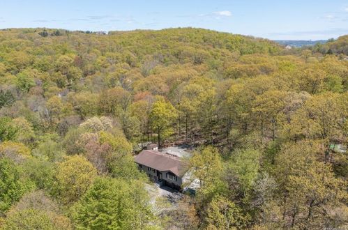 451 Storms Rd, Valley Cottage NY 10989-1215 exterior