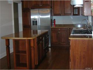 1 Sterling Rd, Armonk NY  10504-2419 exterior