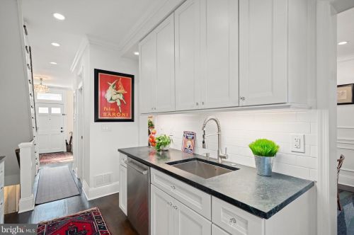 3027 Cambridge Pl, Washington DC 20007-2914 exterior