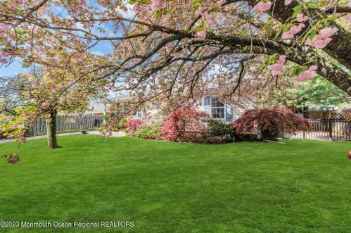 242 Hope Chapel Rd, Jackson Twp NJ  08527-5023 exterior