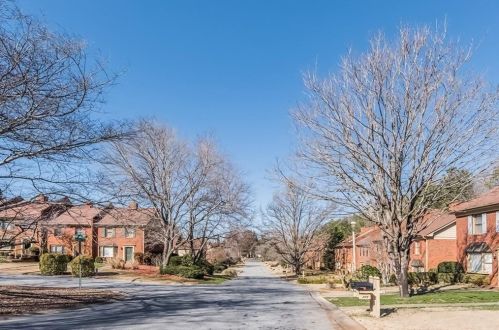 267 Braxton Pl, Tucker GA  30084-1872 exterior