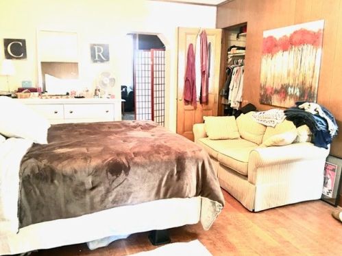 1958 Beckert Ave, Pittsburgh PA 15212-1408 exterior