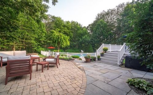 57 Stonehill Dr, Deep River CT 06419-1144 exterior