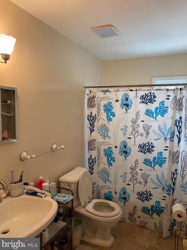 4710 Kemper St, Rockville MD 20853-2918 exterior