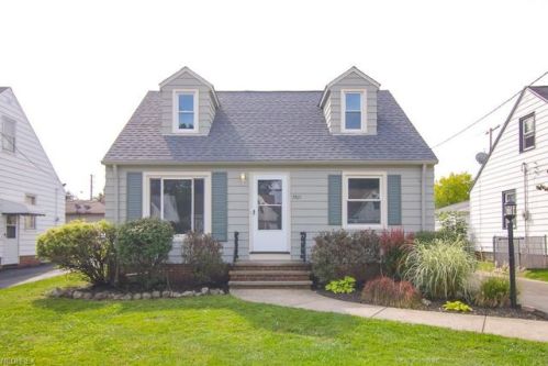 2821 Liggett Dr, Cleveland, OH 44134-2605