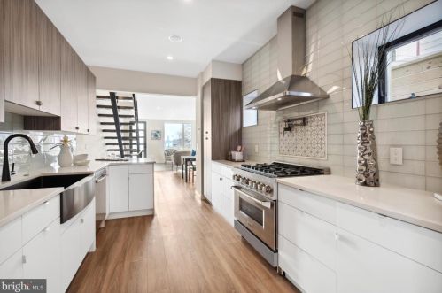 241 Allen St, Philadelphia PA  19125-4103 exterior