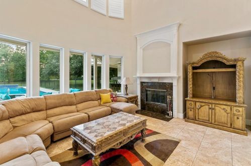 32731 Westminster Dr, Fulshear TX 77441-4098 exterior