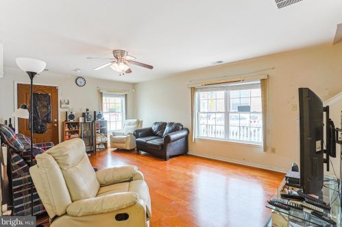 1537 19 St, Philadelphia PA 19121-4120 exterior