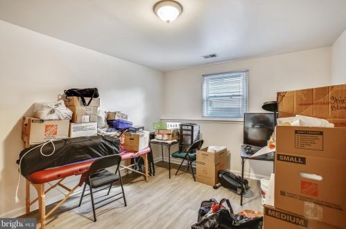 8209 Roxbury Dr, Alexandria VA 22309-3728 exterior