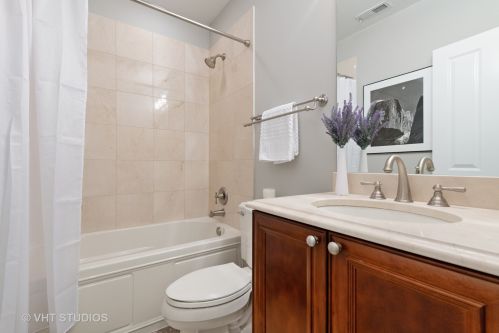 3457 Whipple St, Chicago IL 60618-5614 exterior