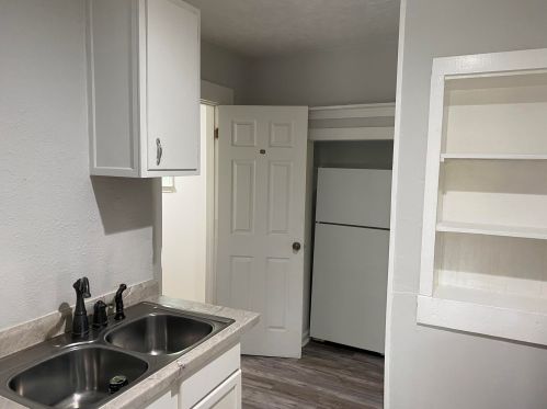 246 Laketon Ave, Meskegon MI  49441-2665 exterior