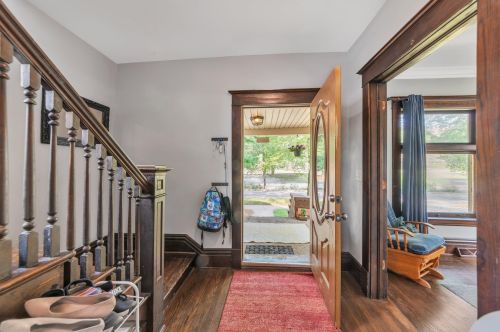 1665 Plainfield Ave, Grand Rapids MI 49505-4704 exterior