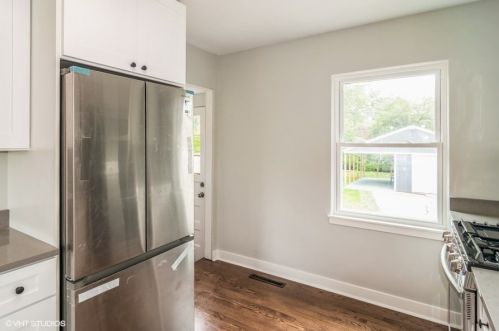 1105 9 Ave, Broadview IL 60153-1331 exterior