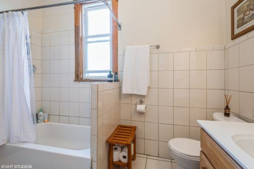 5713 Giddings St, Chicago IL 60630-3106 exterior