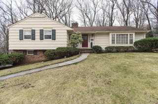 10 Little Wolf Rd, Summit NJ  07901-3113 exterior