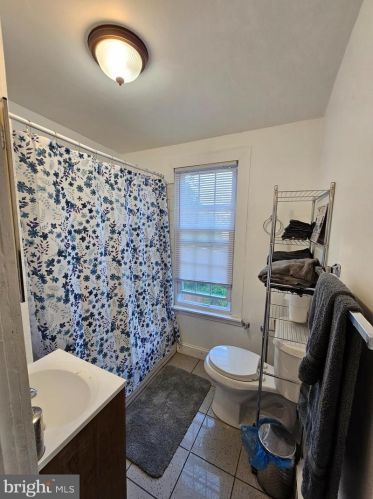 702 Lincoln St, Chester PA 19013-3527 exterior