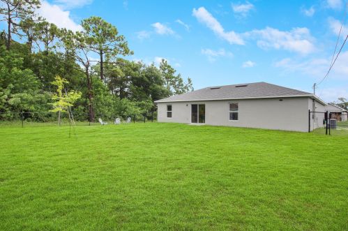 275 Ridgecrest Dr, Fort Pierce FL  34953-8305 exterior