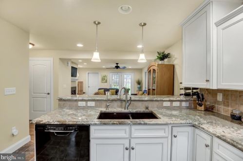 85 Midway Farms Ln, Lancaster PA 17602-2670 exterior