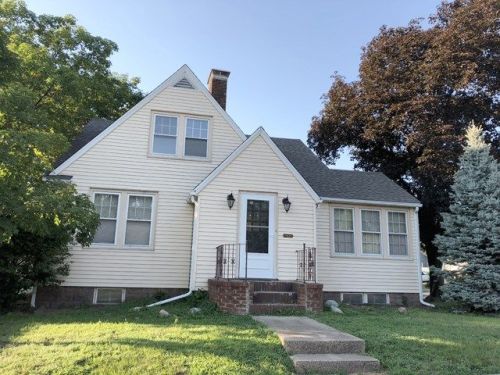 917 Saint Julian St, Pekin, IL 61554-2867