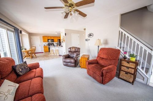 16 Misty Mdw Rd, Enfield CT 06082-3943 exterior