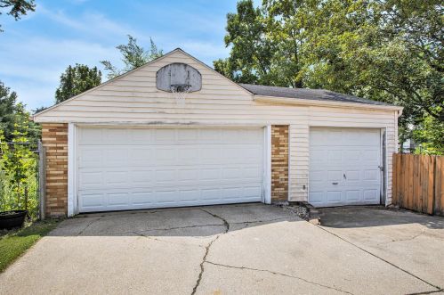 2904 Parchmount Ave, Kalamazoo, MI 49004-2058