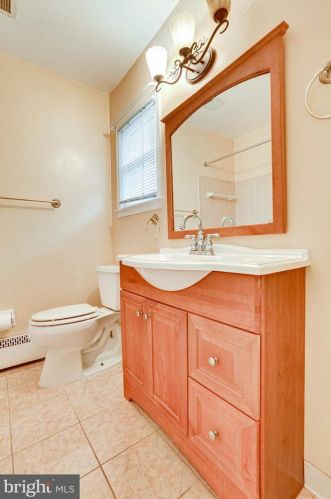 4301 Laurel Rd, Alexandria VA 22309-2520 exterior