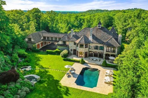 9 Terrace Cir, Armonk, NY 10504-1112