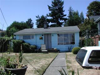 4426 51 Ave, Seattle WA  98105-4933 exterior