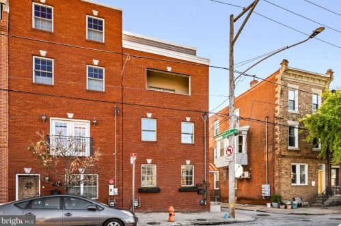 985 6th St, Philadelphia PA  19123-1405 exterior