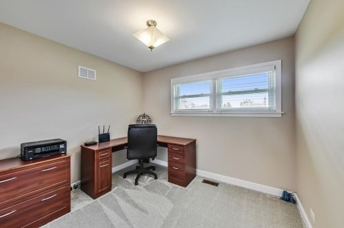 8236 Berwyn Ave, Chicago IL 60656-1455 exterior