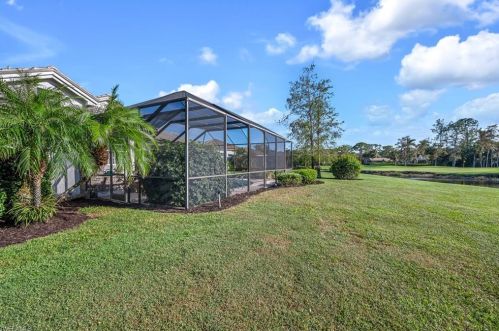 728 Courtside Dr, Naples FL 34105-7136 exterior