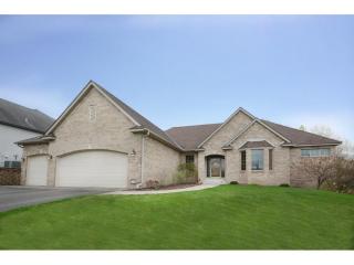 846 Amble Rd, Saint Paul, MN 55126-2218