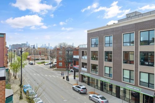 2707 Lincoln Ave, Chicago IL  60614-1875 exterior