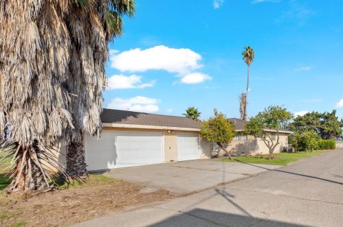 2507 Golf Rd, Turlock CA 95380-9748 exterior