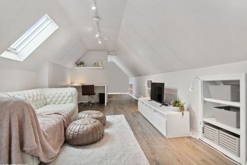 2853 Elston Ave, Chicago IL 60618-5843 exterior