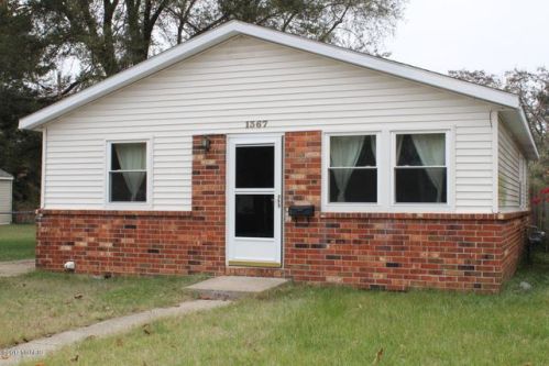 1367 Roberts St, Meskegon MI  49442-6029 exterior