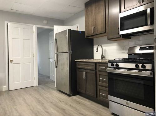 26 Garfield Ave, Outwater NJ  07026-1310 exterior