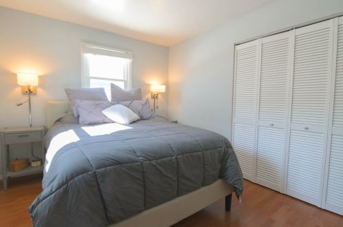 1304 Lorraine Pl, Waukegan IL 60085-1729 exterior