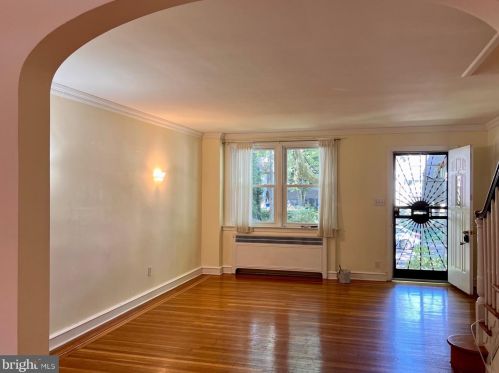 360 Gorgas Ln, Philadelphia PA  19119-1905 exterior