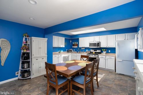 29 Soloff Dr, Trenton NJ 08610-4225 exterior